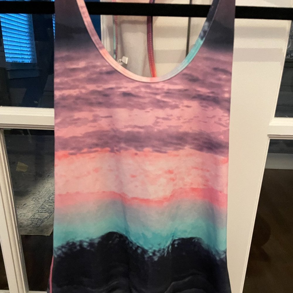 Lululemon Tank Sunrise racerback Size 4